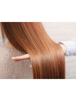 独自開発のシルクトリートメントでダメージヘアも感動のうる艶髪に★効果の持続性&リピート率も高いです◎