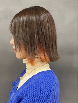 インナーカラーでさりげなく、フレーミングカラーで大胆に！ケアブリーチでダメージを最小限に抑えます♪