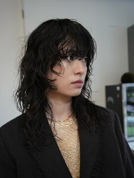 ウルフレイヤーカットスパイラルパーマ札幌大通駅バスセンター駅