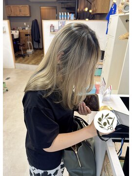 オリビアヘアー(OLIVIA HAIR) ルーツカラー×裾カラー☆最高級ケアで極上の透明感