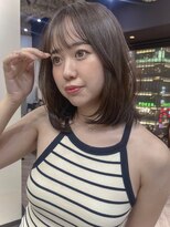 ニルバ(niLva)&nbsp;海外風レイヤーボブ×透明感ミントグレージュカラー