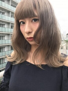 ジーナ(XENA) シェルベージュ