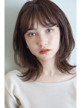 ガーデン ジングウマエ(GARDEN jingumae) ミディアム レイヤー 外ハネ ベージュカラー