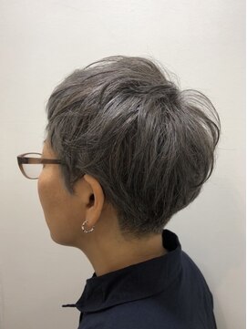 グレーヘアベリーショート