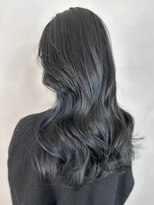 アイティーバイアルバム 北千住店(IT by ALBUM)&nbsp;ブルーブラックロング_斜めバンググレージュカラー_ba441402