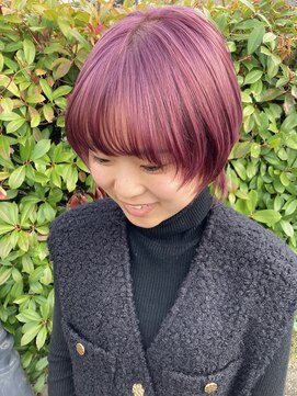 2丁目3番地美容室 マッシュショートウルフ×暖色ベリーピンク