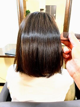 エムルーセント(M'lucent) 艶髪makeプラチナ髪質改善トリートメントカット艶カラー　2