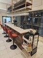 グレイスフルバーバーロンドン 大宮店(Graceful Barber London) 自慢のカウンターバー客待ち