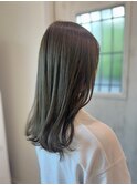 オリーブグレージュ