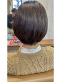 首元のすっきり感とショートボブデザイン！