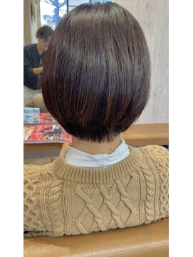 ヴィサージュクルー(VISAGE crew) 首元のすっきり感とショートボブデザイン！