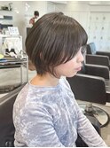 毛先の柔らかさがポイント丸みショートスタイル