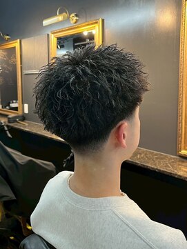 キングスマントーキョー 府中店(KINGSMAN TOKYO) アップバング / ツーブロック / スキンフェード 【府中】