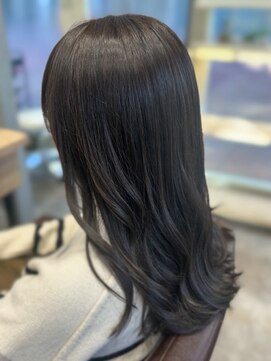 ビースリー ロア 横浜駅近＊上品ダークトーン×イルミナカラー