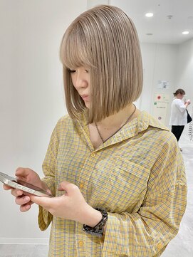 ケンジ 横浜(KENJE) ミルクティーベージュ/ブリーチあり/ボブ/ハイトーン