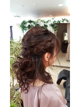 スタジオニジュウイチ(STUDIO 21) 可愛いだけじゃない♪最強ハーフアップ