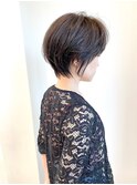 毛束感が可愛い大人ショート