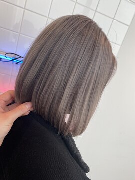 フラミューム 小田原(flammeum) 前下がり切りっぱなしボブ