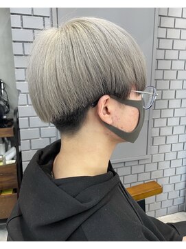 イキプラスディードットログ 大和八木駅前店(ikii+D.Log) ハイトーン　刈り上げ　マッシュショート