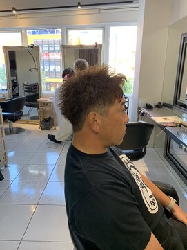 アイズ 海老名(AIZU) ツイストスパイラルパーマショートアップバングフェードカット