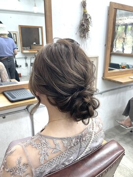 リッカ(RICCA) 【ヘアセット】ニュアンスローシニヨン♪