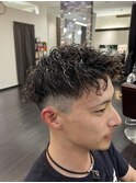 波巻きツイストスパイラルパーマツーブロック刈り上げ