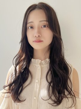 ティア(Tia.) (レイヤーカット/ゆるふわ/センターパート/ロングヘア)