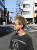 金髪ベリーショート