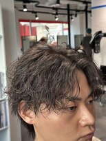 オーシャントーキョー 神戸(OCEAN TOKYO KOBE)&nbsp;緩めツイストスパイラルパーマセンターパート