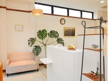 日差しの入る広々としたフロアー