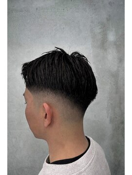 タス(tas) 会社でも浮かないスキンフェード