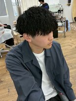 ユイマァルスロウ(YUIMARL SLOW)&nbsp;波巻きツイストスパイラルパーマ/メンズパーマ/刈り上げマッシュ