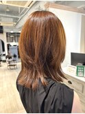 オレンジブラウン外ハネくびれスタイリング32ミリコテ仕上げ