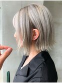 ホワイトブロンド、外ハネボブ、プラチナブロンド、ブリーチ３回