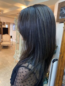 アルファ インタラクティブ エム フラワー(ALUFA interactive.M Flower) 20代30代贅沢ナノミスト導入!ナチュラルな艶髪ロングスタイル