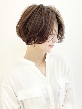 アンド ストーリーズ(&STORIES) 小顔カット/大人可愛い/ショートボブ/耳掛けショート/江角