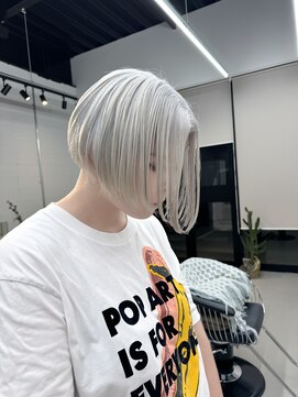 イロ(iro.) ホワイト