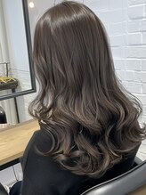 クラン(Chlan)&nbsp;韓国風巻き髪ウェーブグレージュカラー