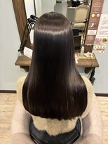 エゼル(Esell)&nbsp;自然に。ナチュラルへ。肩に吸い付くシルクヘアー。