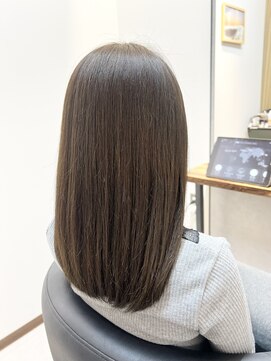 シンシア(CYNTHiA) スモーキーベージュカラー