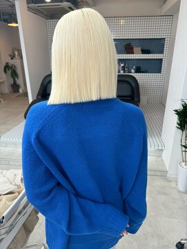 メイドバイスティーン(MADE BY STEEN) ブロンド／抜きっぱなしブロンド