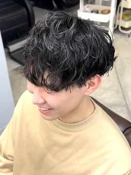 ノイセル(Noisyle) MEN’S HAIR/サーフカール/刈り上げセンターパート/北堀江M