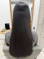 ホロ(holo-) つるりんちょ縮毛矯正で叶える艶髪ストレート
