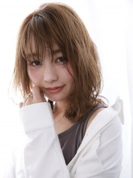 ネオリーブ クーロ(Neolive curro) 夏おすすめ☆透明感ミルクティーベージュ