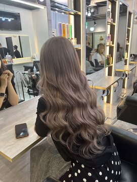 ラピス 千葉(Lapis) 【Lapis千葉今村としき】グレージュカラー×シールエクステ