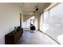 ダックヘアー(DaK hair)の雰囲気（ゆったりとした店内で非日常を。）