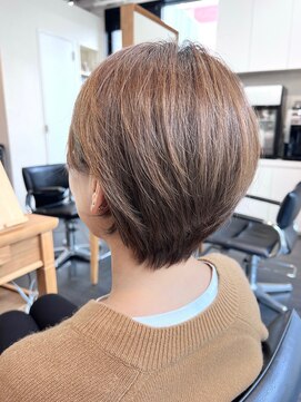 エムプラス 二子玉川(Mplus) 【40代50代】老け見えしない白髪ぼかしショート C Mplusミズイデ