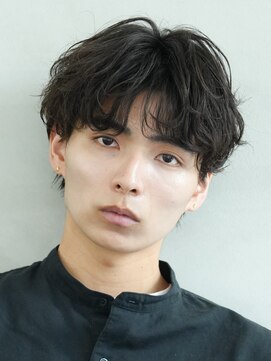 テン 心斎橋(tenn.) メンズセンターパート七三分けパートニュアンスパーマ刈り上げ