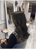 オリーブグレージュ