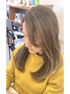 リンド(Lindo) 白髪を活かしたナチュラルハイライト